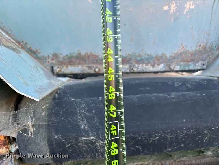 image for item EN5905 New Leader L2020GT applicator bed