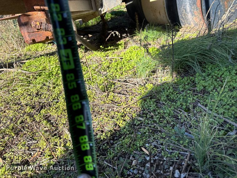 image for item EN5905 New Leader L2020GT applicator bed