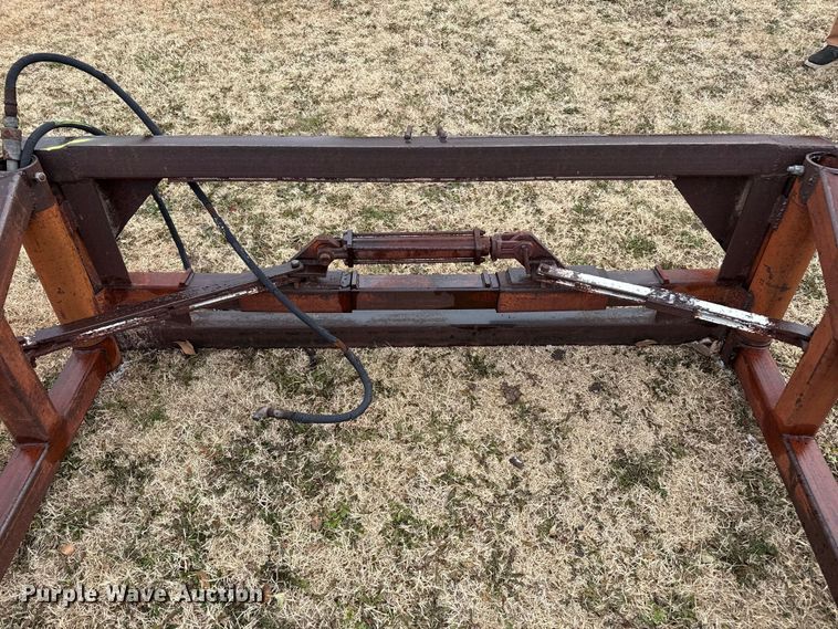 image for item EP2685 Three point bale unroller