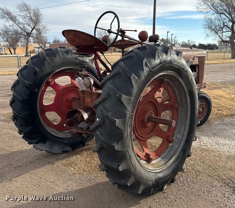 image for item EP2689 Farmall Super H tractor