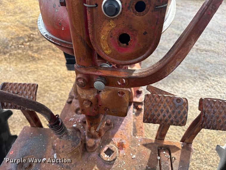 image for item EP2689 Farmall Super H tractor