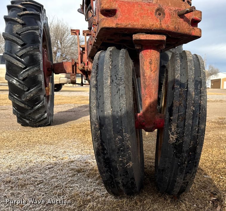 image for item EP2689 Farmall Super H tractor