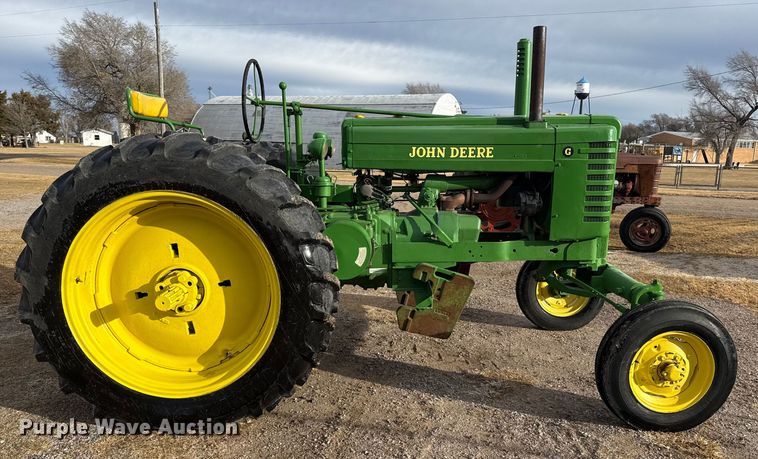 image for item EP2690 1943 John Deere G tractor
