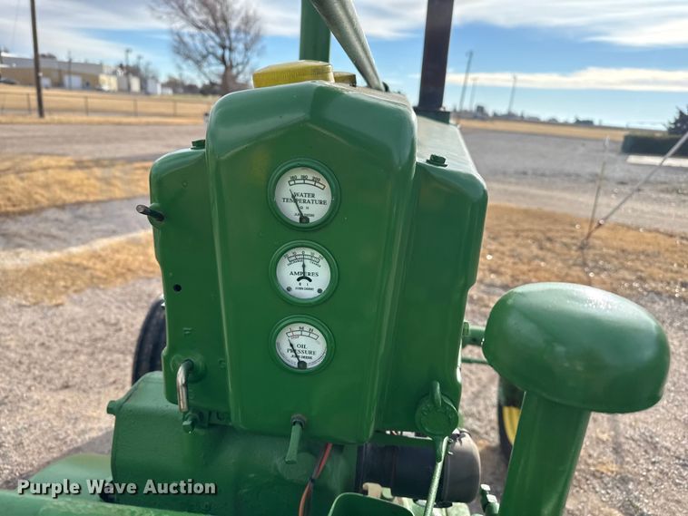 image for item EP2690 1943 John Deere G tractor