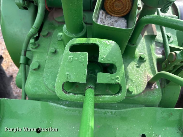 image for item EP2690 1943 John Deere G tractor