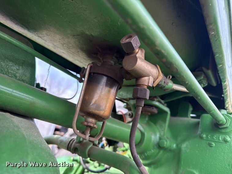 image for item EP2690 1943 John Deere G tractor