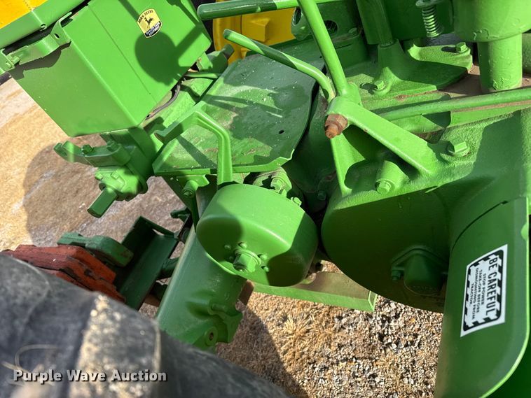 image for item EP2690 1943 John Deere G tractor