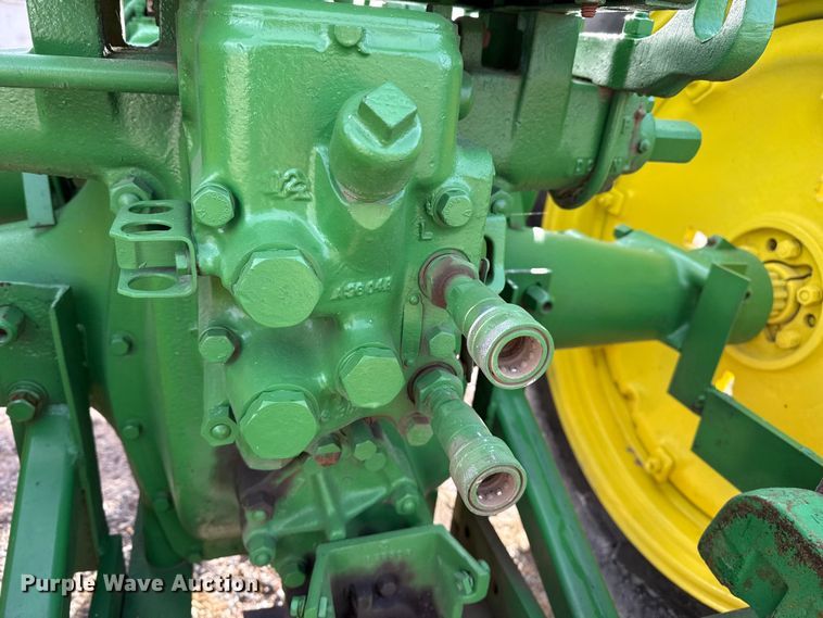 image for item EP2690 1943 John Deere G tractor