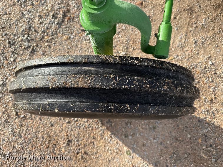 image for item EP2690 1943 John Deere G tractor