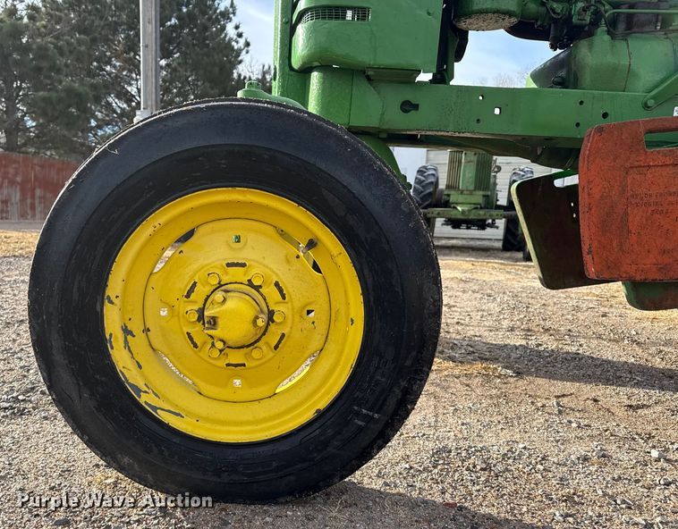 image for item EP2690 1943 John Deere G tractor