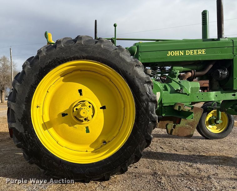 image for item EP2690 1943 John Deere G tractor