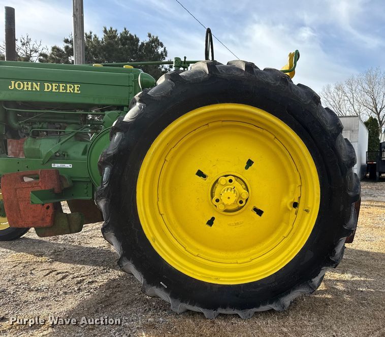 image for item EP2690 1943 John Deere G tractor