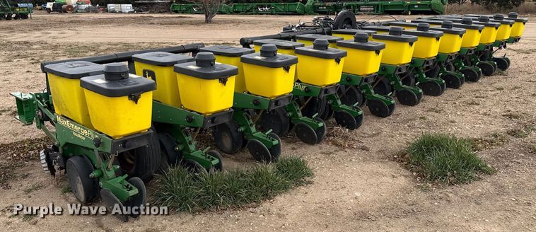 image for item EP2691 2009 John Deere 1710 no-till planter