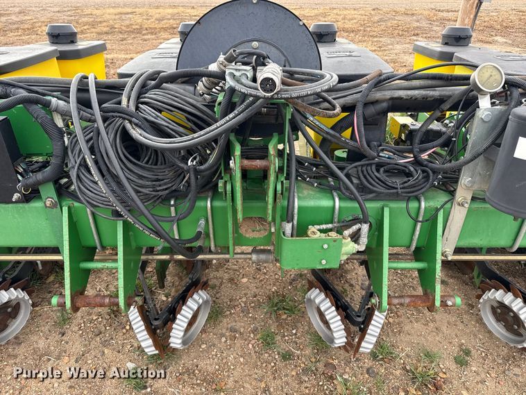 image for item EP2691 2009 John Deere 1710 no-till planter