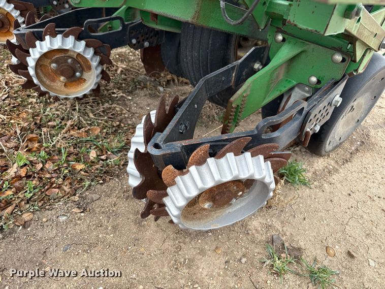 image for item EP2691 2009 John Deere 1710 no-till planter