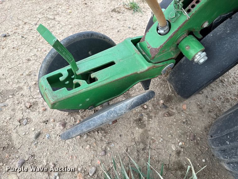image for item EP2691 2009 John Deere 1710 no-till planter