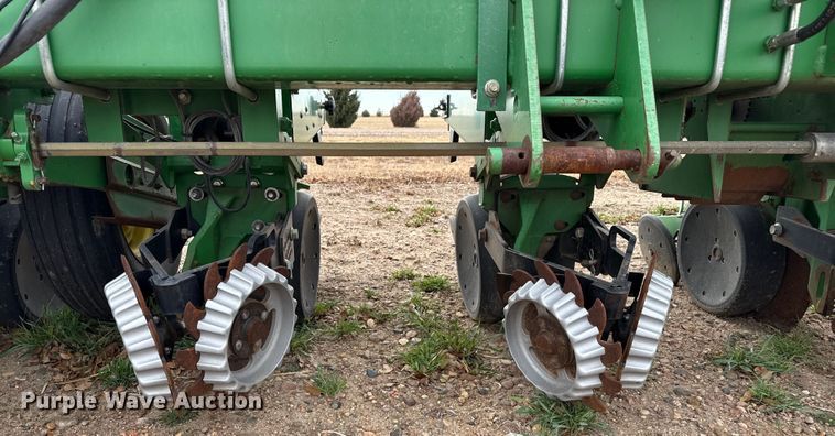 image for item EP2691 2009 John Deere 1710 no-till planter