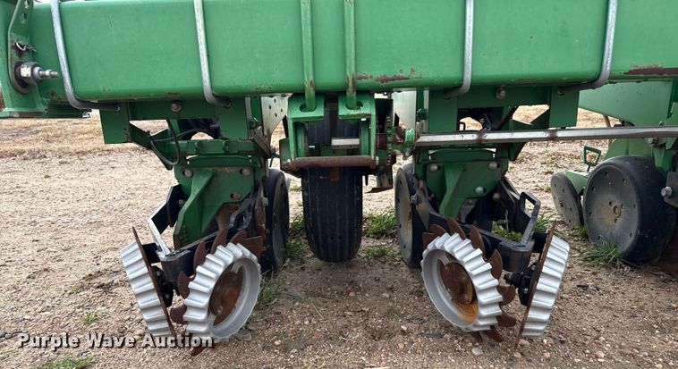 image for item EP2691 2009 John Deere 1710 no-till planter