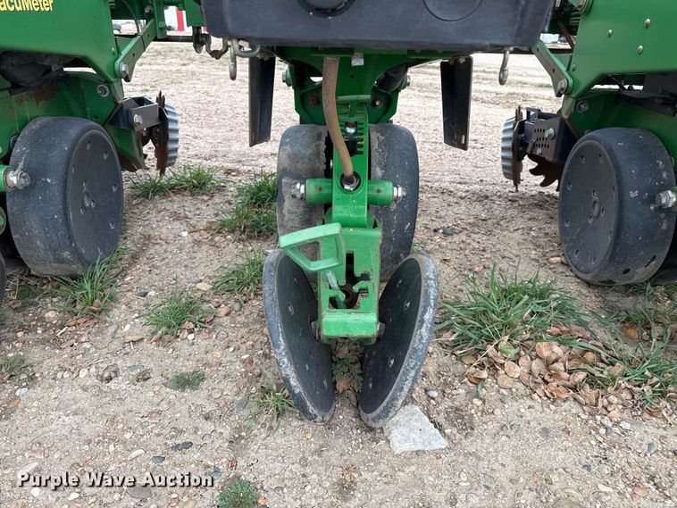 image for item EP2691 2009 John Deere 1710 no-till planter