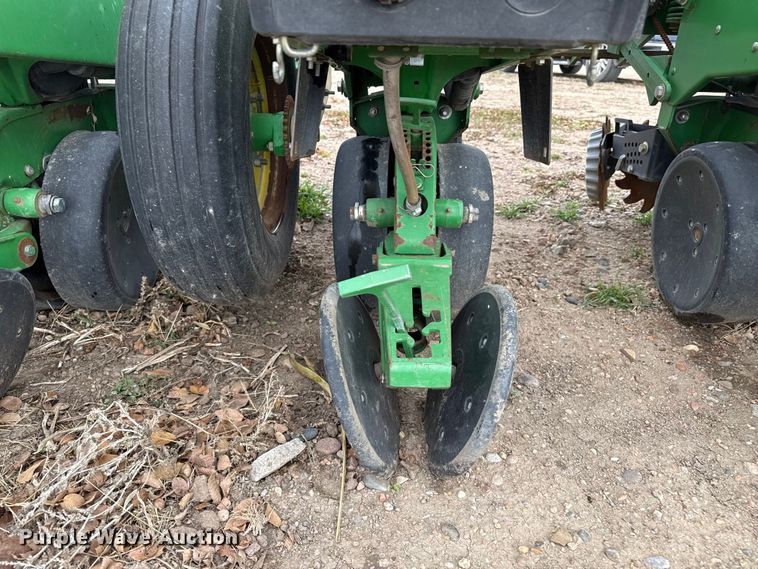 image for item EP2691 2009 John Deere 1710 no-till planter