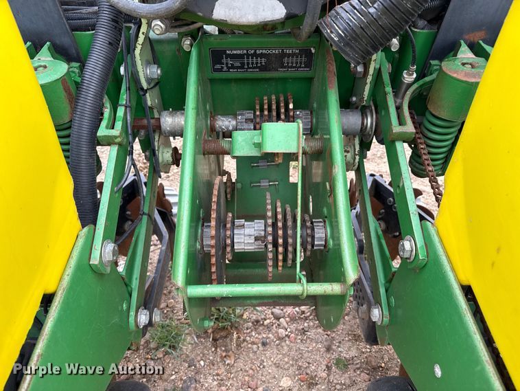 image for item EP2691 2009 John Deere 1710 no-till planter