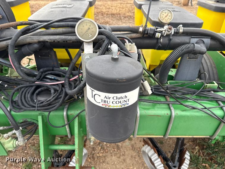 image for item EP2691 2009 John Deere 1710 no-till planter