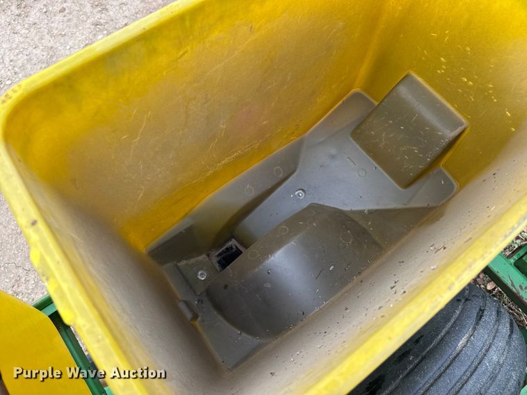 image for item EP2691 2009 John Deere 1710 no-till planter