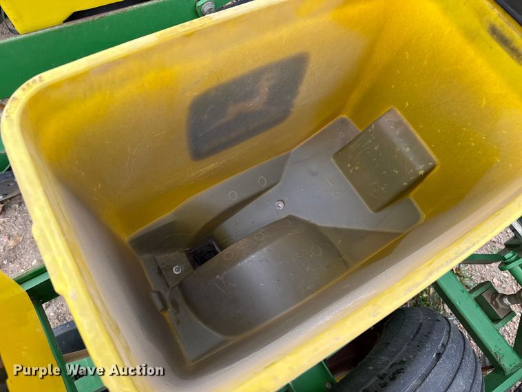 image for item EP2691 2009 John Deere 1710 no-till planter