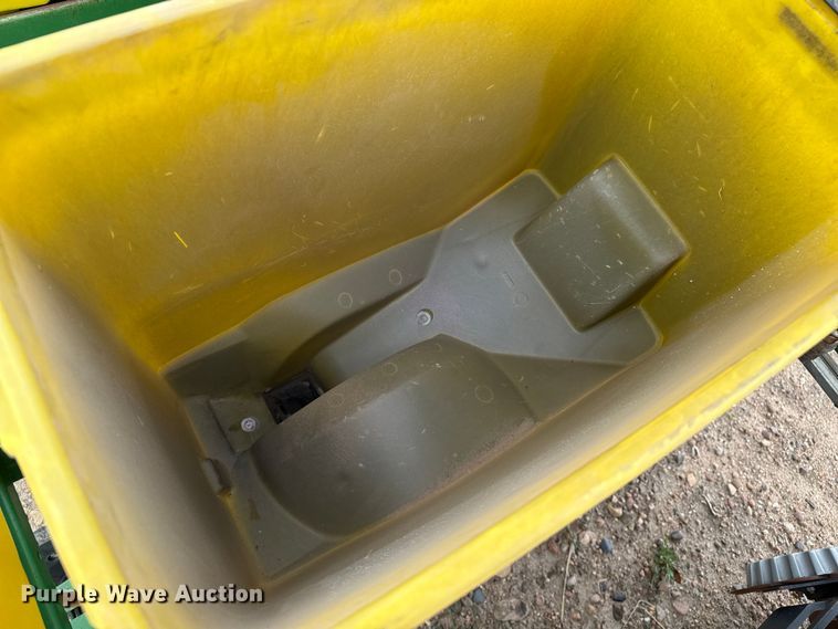 image for item EP2691 2009 John Deere 1710 no-till planter