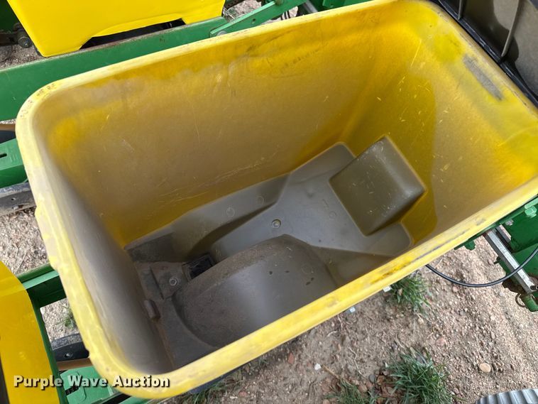 image for item EP2691 2009 John Deere 1710 no-till planter