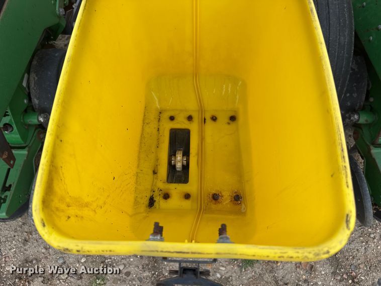 image for item EP2691 2009 John Deere 1710 no-till planter