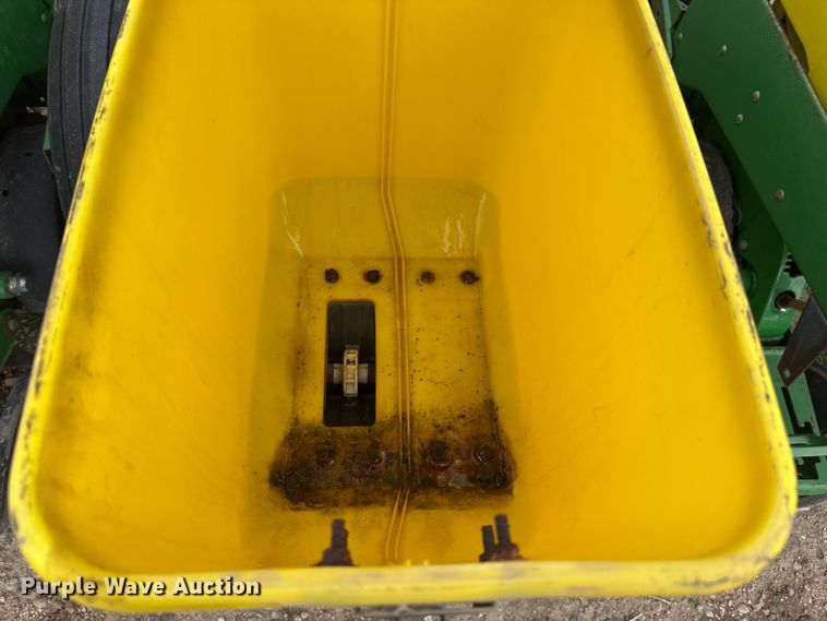 image for item EP2691 2009 John Deere 1710 no-till planter