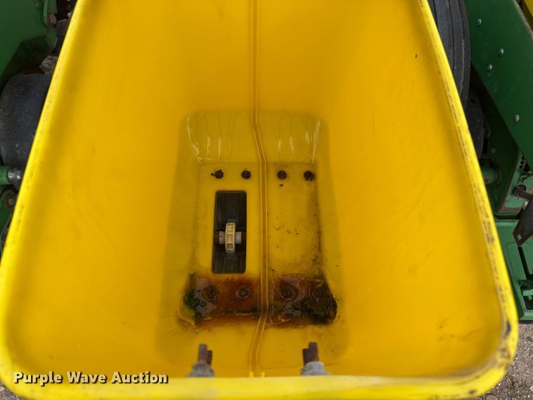 image for item EP2691 2009 John Deere 1710 no-till planter