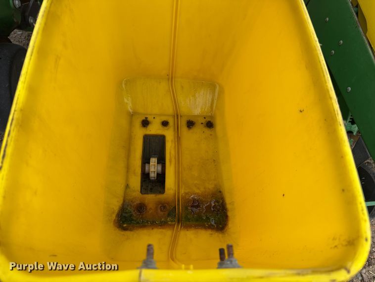 image for item EP2691 2009 John Deere 1710 no-till planter