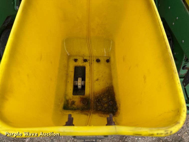 image for item EP2691 2009 John Deere 1710 no-till planter