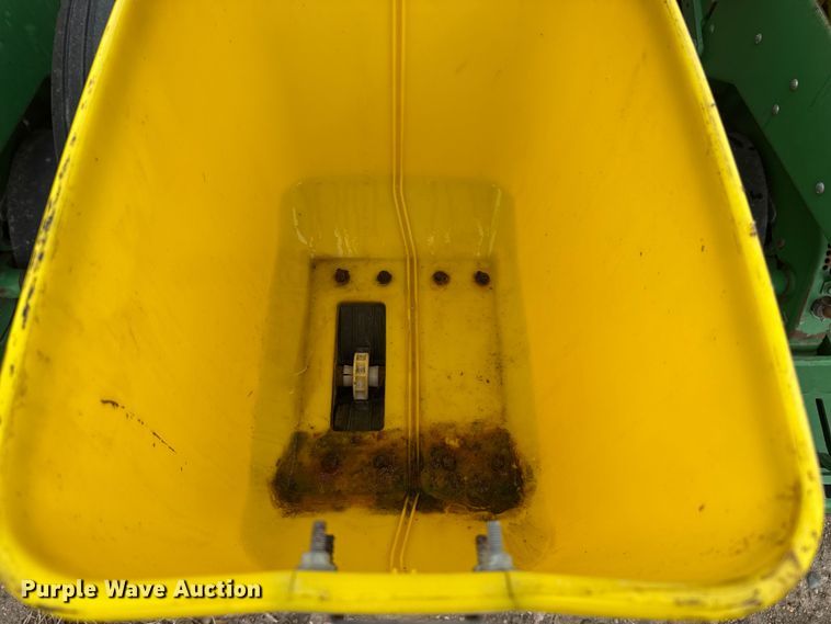 image for item EP2691 2009 John Deere 1710 no-till planter