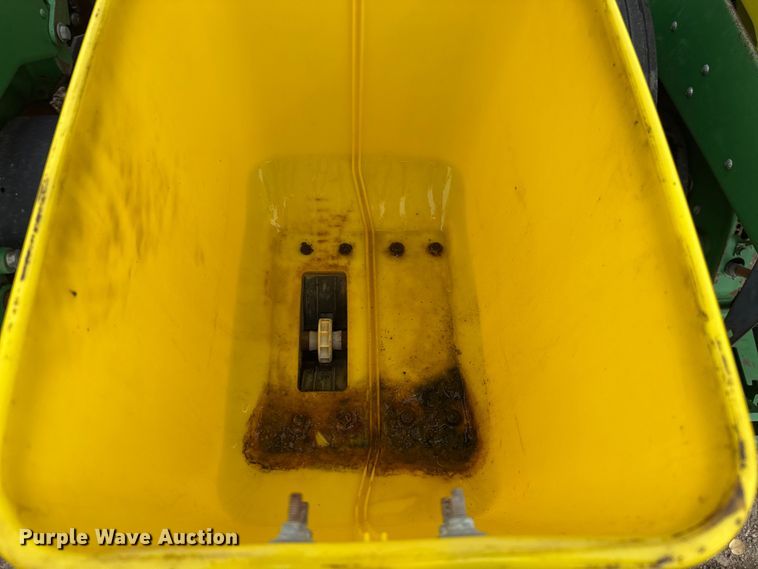 image for item EP2691 2009 John Deere 1710 no-till planter