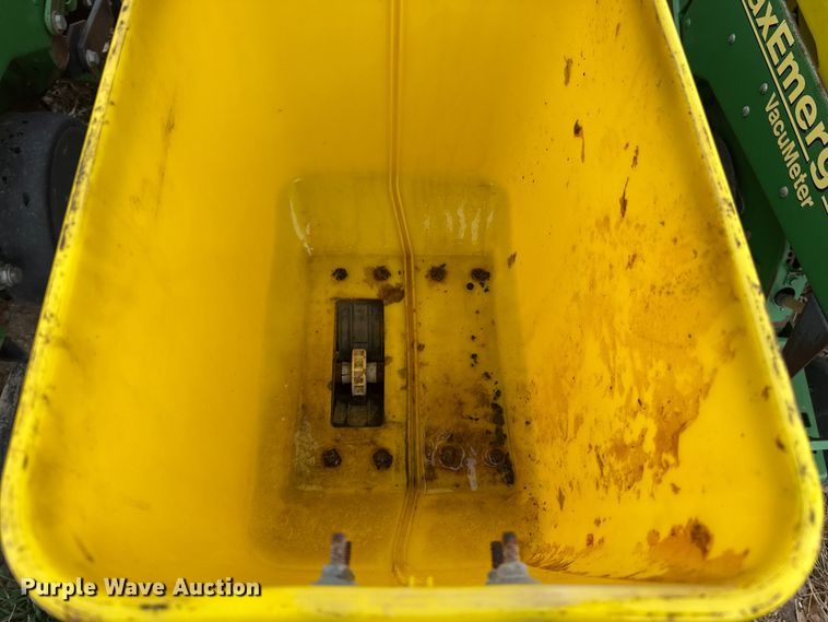 image for item EP2691 2009 John Deere 1710 no-till planter