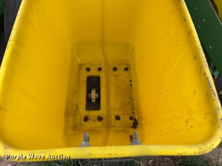 image for item EP2691 2009 John Deere 1710 no-till planter