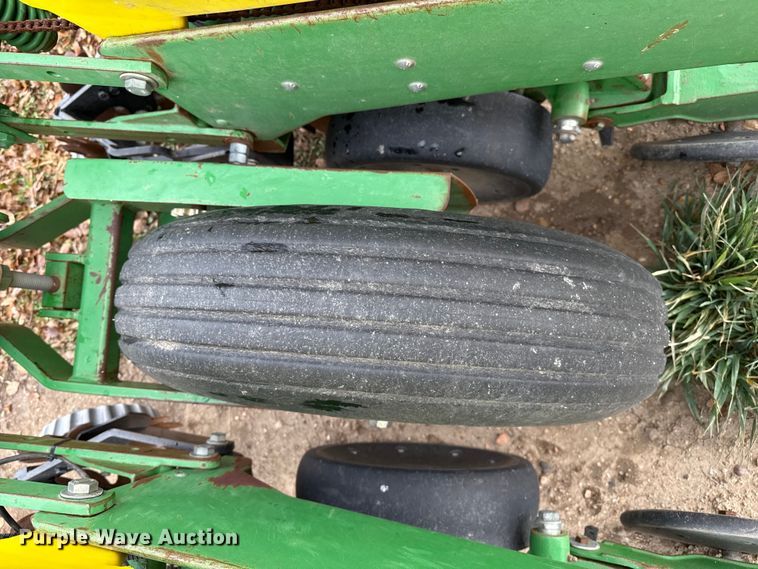 image for item EP2691 2009 John Deere 1710 no-till planter