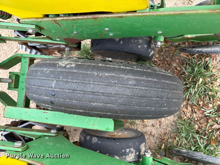 image for item EP2691 2009 John Deere 1710 no-till planter