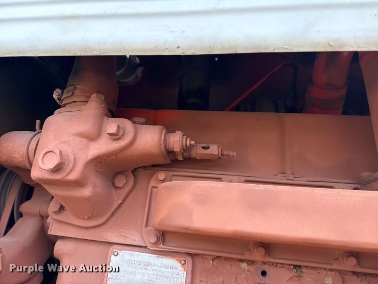 image for item EP2692 International Harvester Farmall 460 tractor