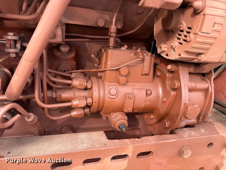 image for item EP2692 International Harvester Farmall 460 tractor