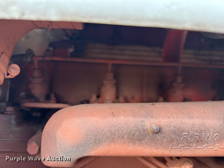 image for item EP2692 International Harvester Farmall 460 tractor