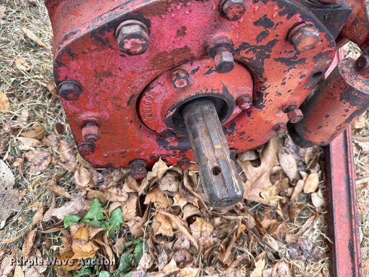 image for item EP2692 International Harvester Farmall 460 tractor