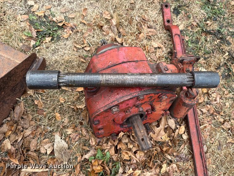 image for item EP2692 International Harvester Farmall 460 tractor