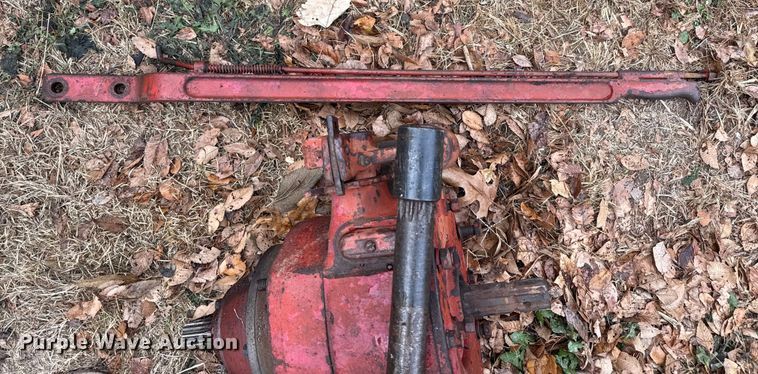 image for item EP2692 International Harvester Farmall 460 tractor