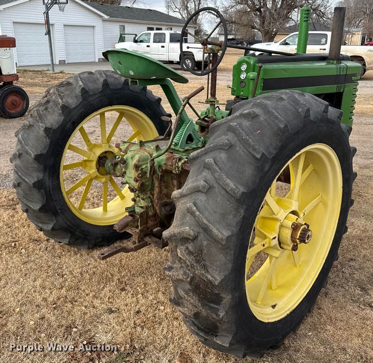 image for item EP2693 1945 John Deere G tractor