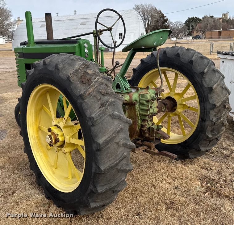 image for item EP2693 1945 John Deere G tractor