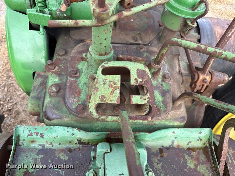 image for item EP2693 1945 John Deere G tractor